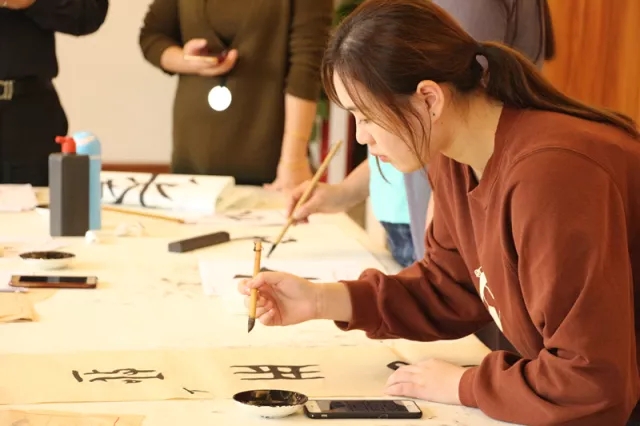 书法大师陈翔指导软笔教学老师们学习热情高涨